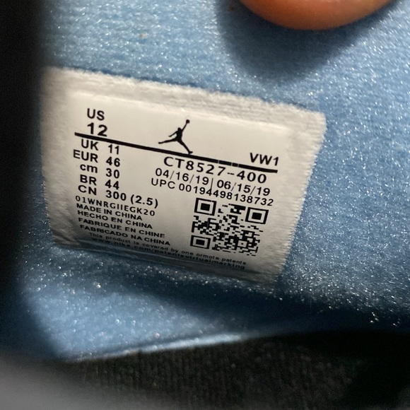 Air Jordan - Picture 3 of 3